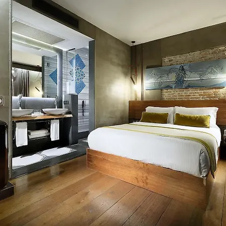 The Public - Special Category Hotel Istanboel