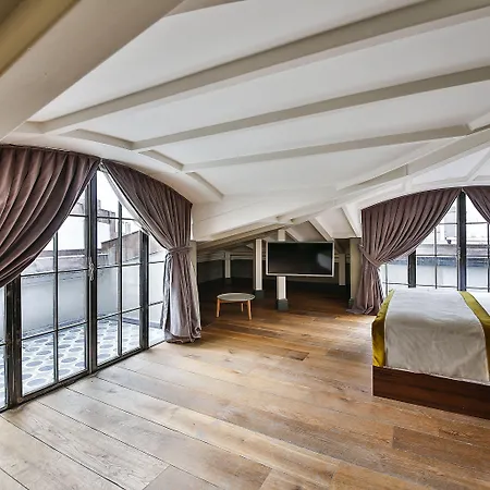 The Public - Special Category 4* Istanboel